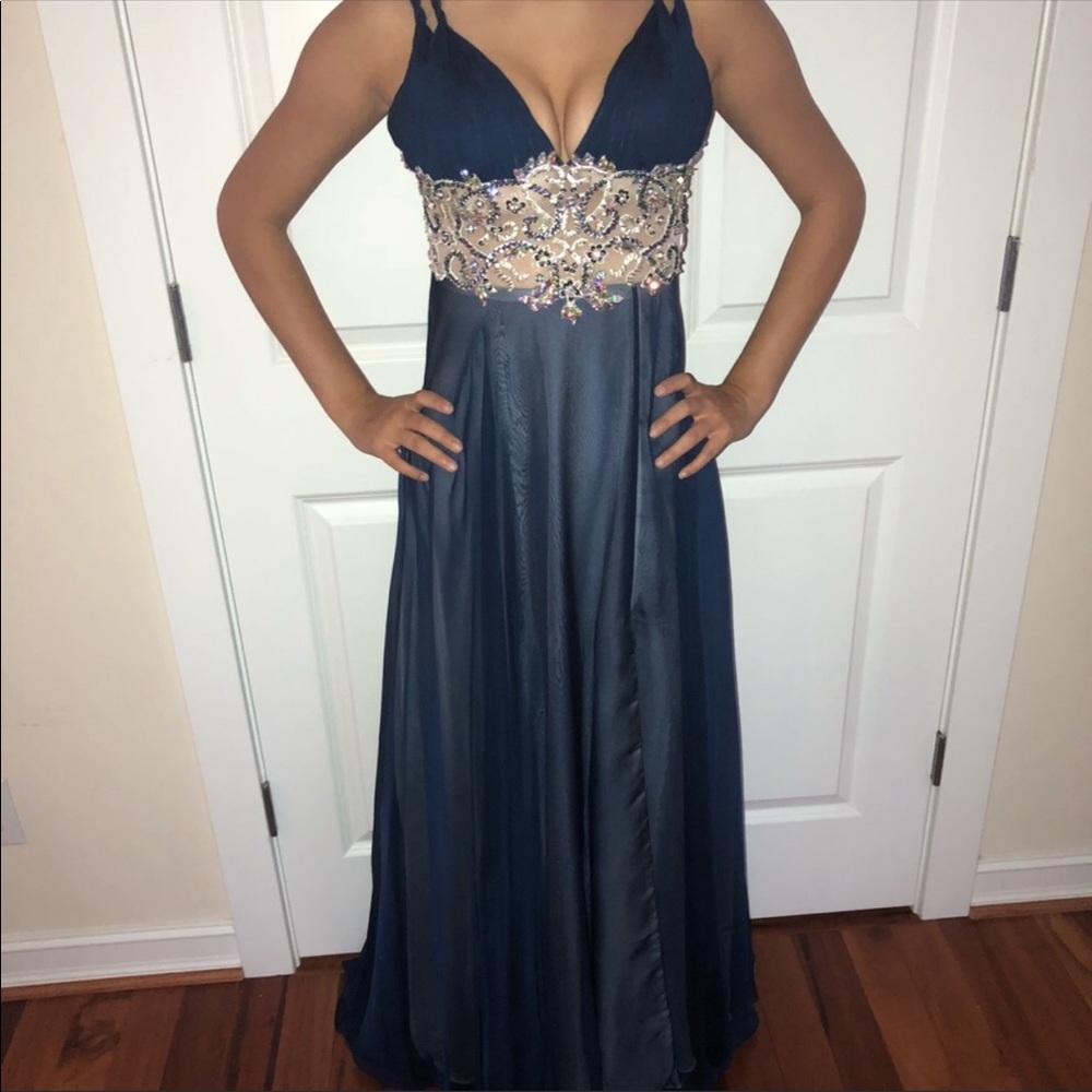 Beautiful Elegant Prom Dress💛